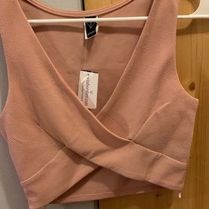 Mauve crop top never been wore.